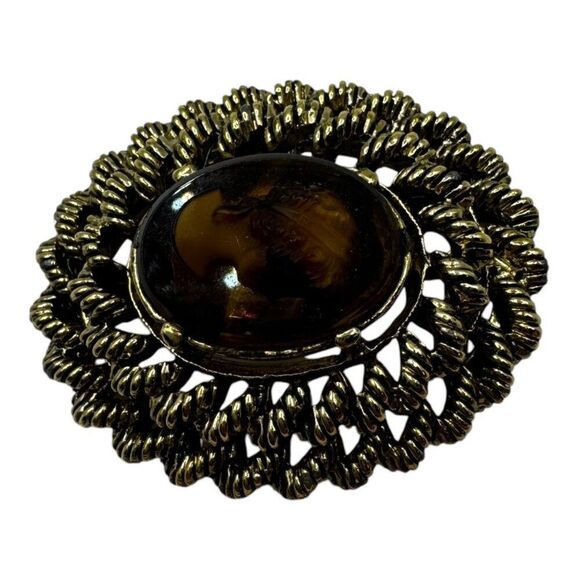 Vintage Gerris TCameo Brooch With Antiqued Gold-Tone Filigree & Brown Resin Oval - Picture 6 of 7